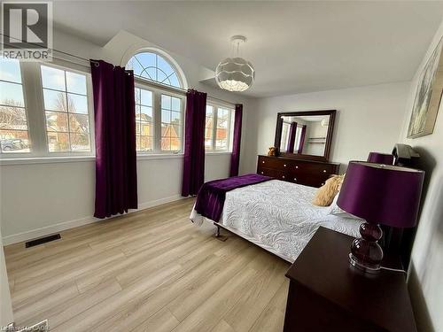 156 Lynnette Drive, Hamilton, ON - Indoor Photo Showing Bedroom