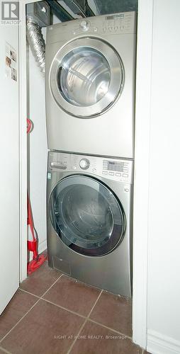 702 - 200 Rideau Street, Ottawa, ON - Indoor Photo Showing Laundry Room