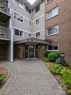 211 - 250 BRITTANY DRIVE  Ottawa, ON K1K 4M1