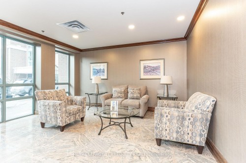 1005-15 Michael Power Place, Toronto, ON - Indoor Photo Showing Living Room