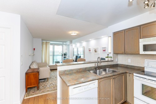 1005-15 Michael Power Place, Toronto, ON - Indoor Photo Showing Kitchen With Double Sink