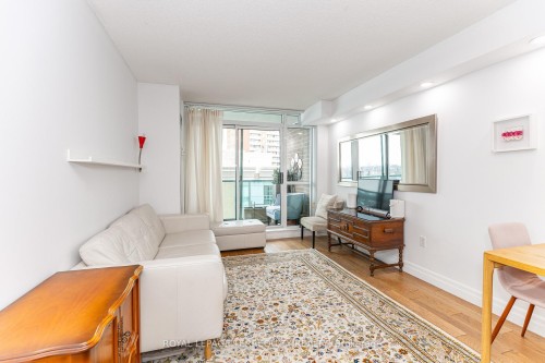 1005-15 Michael Power Place, Toronto, ON - Indoor Photo Showing Other Room