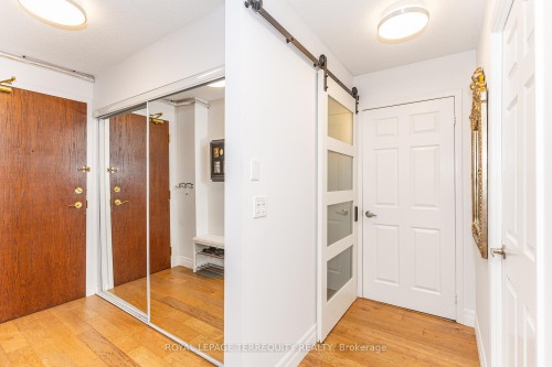 1005-15 Michael Power Place, Toronto, ON - Indoor Photo Showing Other Room