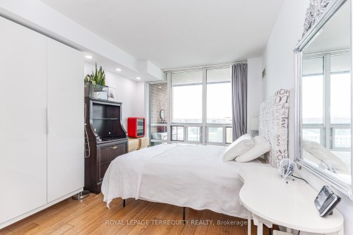 1005-15 Michael Power Place, Toronto, ON - Indoor Photo Showing Bedroom