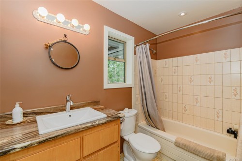 137 Forest Ridge Rd, Salt Spring, BC 