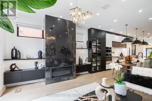 Extensive Italian- Imported Custom Cabinetry - 82 Major Street, Toronto, ON - Indoor