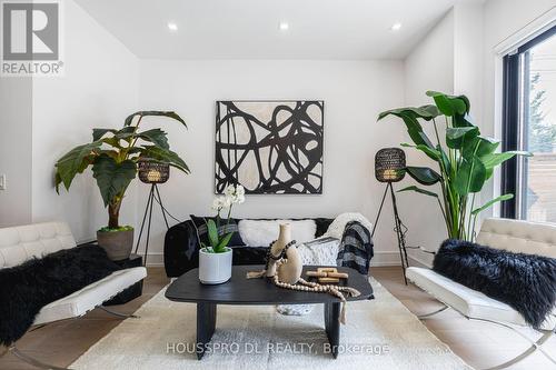 Family Room W Soaring Ceilings&Rich Wood Floors - 82 Major Street, Toronto, ON - Indoor