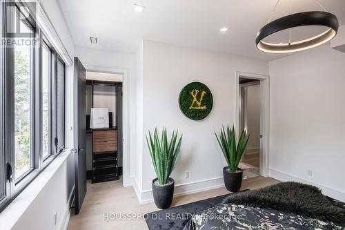 Upscale Modern California Closet/Picture Window - 82 Major Street, Toronto, ON - Indoor Photo Showing Other Room