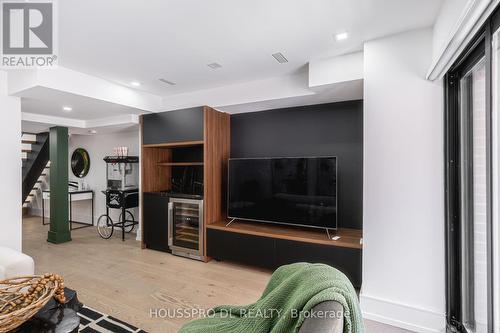 Perfect For Enjoy.Big-Screen TV W Family & Friends - 82 Major Street, Toronto, ON - Indoor