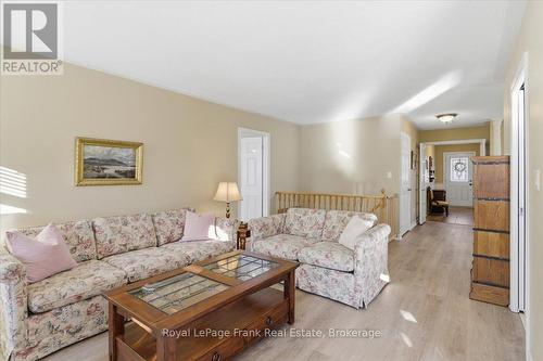 Open Concept Living Room - 25 Apple Tree Crescent, Uxbridge, ON - Indoor Photo Showing Living Room