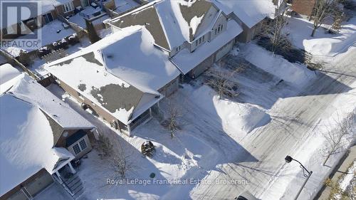 End Unit offers direct Access to Backyard - 25 Apple Tree Crescent, Uxbridge, ON - Outdoor With View