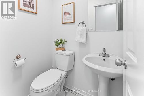 407 Wendron Crescent, Mississauga, ON - Indoor Photo Showing Bathroom