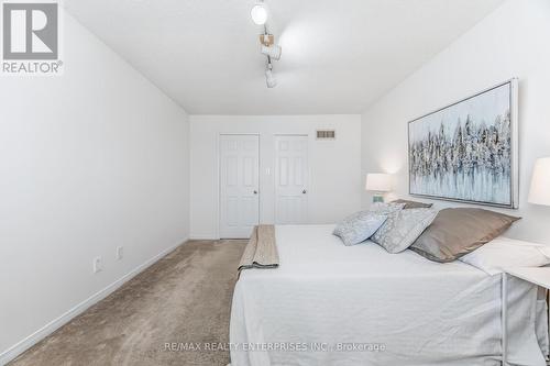 407 Wendron Crescent, Mississauga, ON - Indoor Photo Showing Bedroom