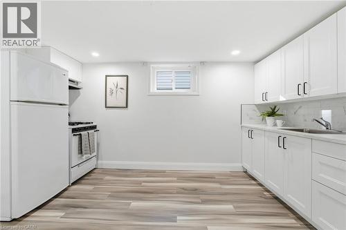 53 Livingston Avenue, Grimsby, ON - Indoor