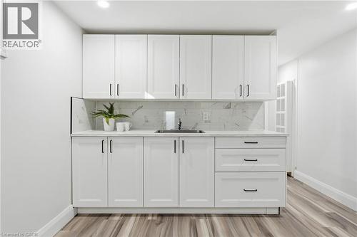 53 Livingston Avenue, Grimsby, ON - Indoor