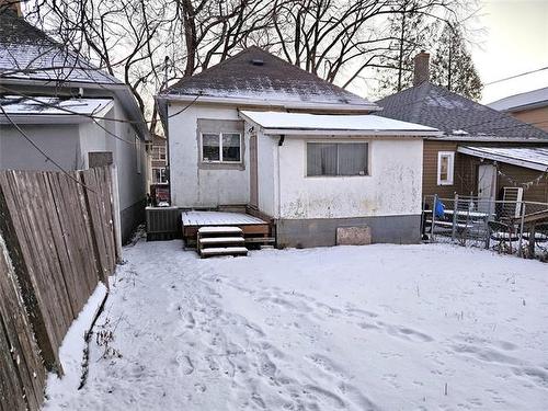 453 Aberdeen Ave, Winnipeg, MB 