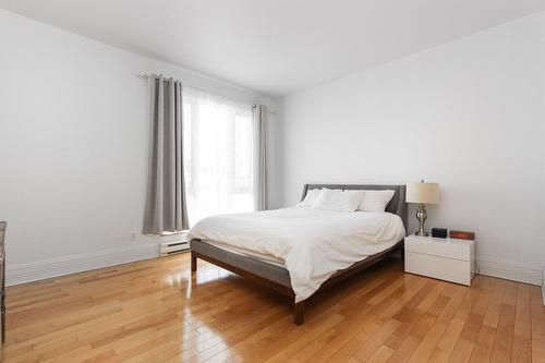 Primary bedroom - 606-2038 Rue De Bullion, Montréal (Ville-Marie), QC - Indoor Photo Showing Bedroom