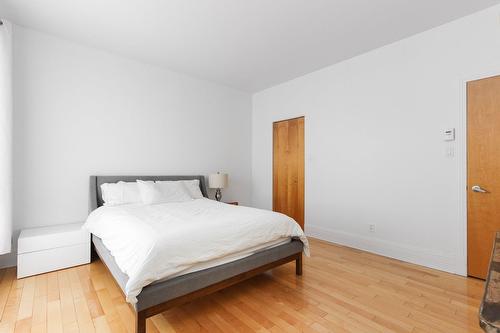 Primary bedroom - 606-2038 Rue De Bullion, Montréal (Ville-Marie), QC - Indoor Photo Showing Bedroom