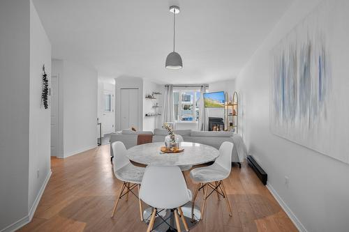 Dining room - 1391 Rue Lajoie, Longueuil (Le Vieux-Longueuil), QC - Indoor Photo Showing Dining Room