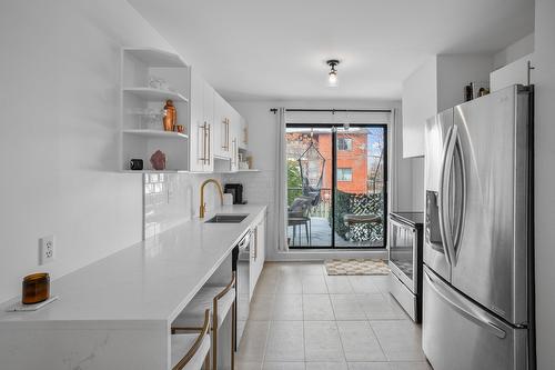 Kitchen - 1391 Rue Lajoie, Longueuil (Le Vieux-Longueuil), QC - Indoor Photo Showing Kitchen