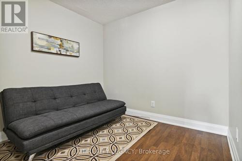 206 - 20 North Park Road, Vaughan, ON - Indoor