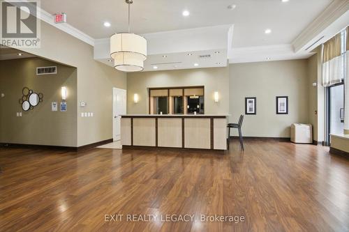 206 - 20 North Park Road, Vaughan, ON - Indoor Photo Showing Kitchen