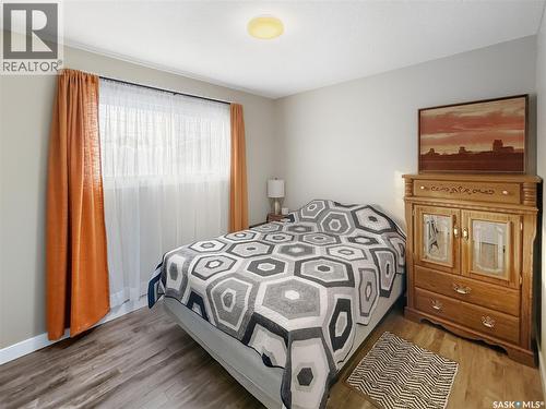640 Vance Avenue Ne, Swift Current, SK - Indoor Photo Showing Bedroom