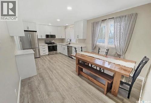 640 Vance Avenue Ne, Swift Current, SK - Indoor Photo Showing Kitchen