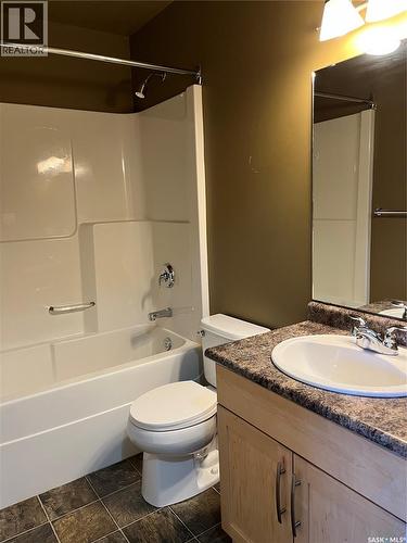 164 4801 Child Avenue, Regina, SK - Indoor Photo Showing Bathroom