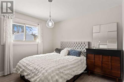 23 Stormont Drive, London South (South T), ON - Indoor Photo Showing Bedroom