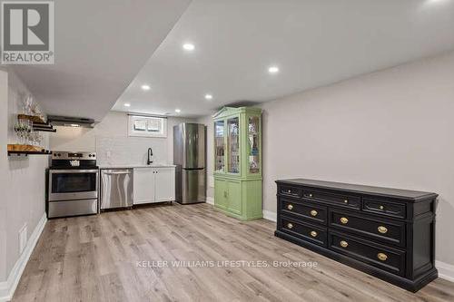 23 Stormont Drive, London South (South T), ON - Indoor