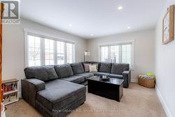 Large bright living room - 