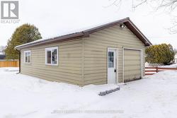 Garage with insulated walls - 