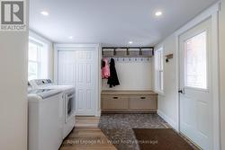 Mudroom entrance with bench - 