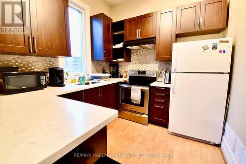 34 River Street, Toronto, ON - Indoor Photo Showing Kitchen