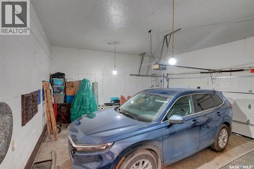 72 Kensington Crescent, Regina, SK - Indoor Photo Showing Garage