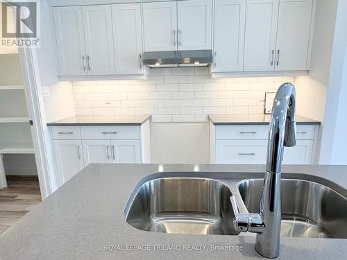 110 Styles Drive, St. Thomas, ON - Indoor Photo Showing Kitchen With Double Sink