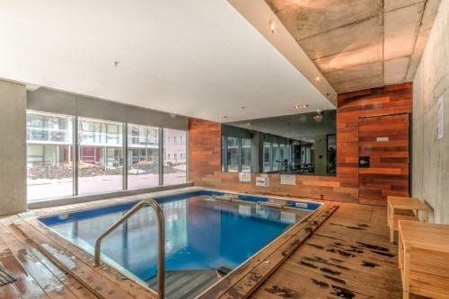 Piscine - 415-350 Boul. De Maisonneuve O., Montréal (Ville-Marie), QC - Indoor Photo Showing Other Room With In Ground Pool