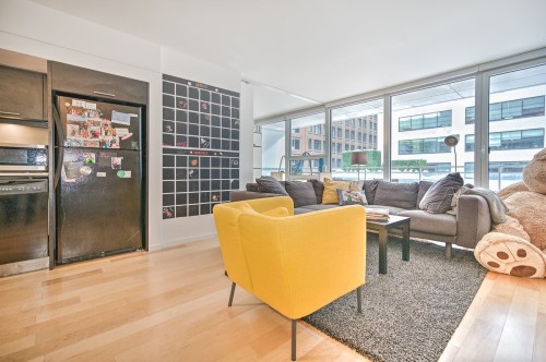 Salon - 415-350 Boul. De Maisonneuve O., Montréal (Ville-Marie), QC - Indoor Photo Showing Living Room