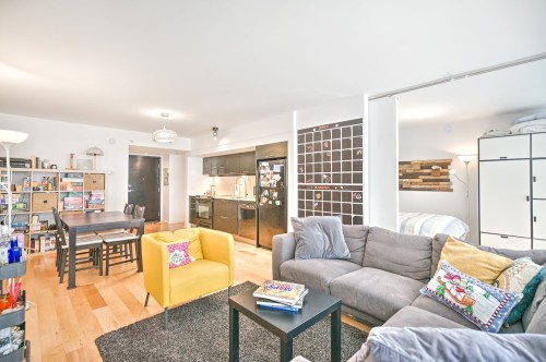 Salon - 415-350 Boul. De Maisonneuve O., Montréal (Ville-Marie), QC - Indoor Photo Showing Living Room