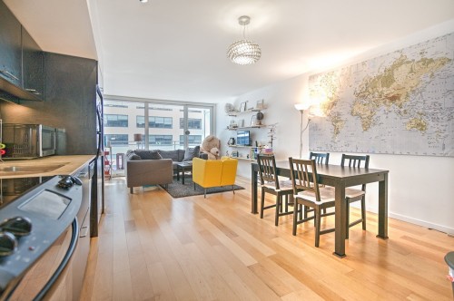 Salle à manger - 415-350 Boul. De Maisonneuve O., Montréal (Ville-Marie), QC - Indoor