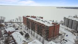 717-18 Ch. du Bord-du-Lac-Lakeshore  Pointe-Claire, QC H9S 5X9