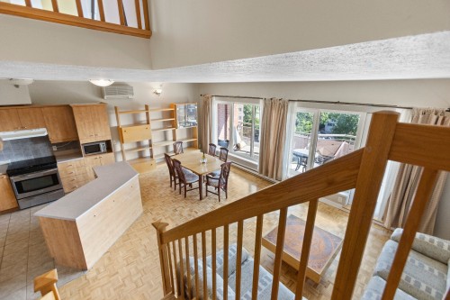 Salon - 717-18 Ch. Du Bord-Du-Lac-Lakeshore, Pointe-Claire, QC - Indoor Photo Showing Other Room With Fireplace