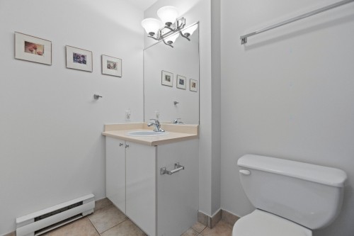 Salle de bains - 717-18 Ch. Du Bord-Du-Lac-Lakeshore, Pointe-Claire, QC - Indoor Photo Showing Bathroom