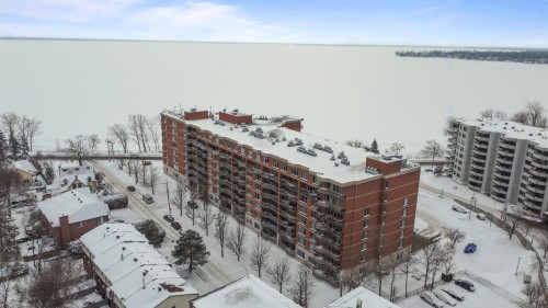 Extérieur - 717-18 Ch. Du Bord-Du-Lac-Lakeshore, Pointe-Claire, QC - Outdoor With View