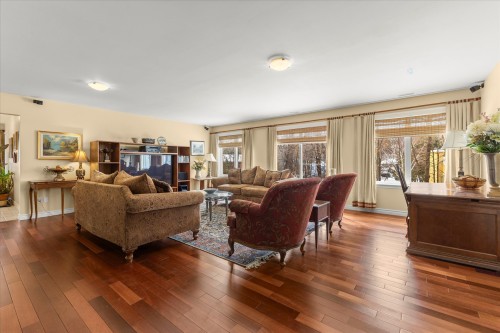 Salle familiale - 12  - 16 Rue Appleglen, Hudson, QC - Indoor Photo Showing Living Room
