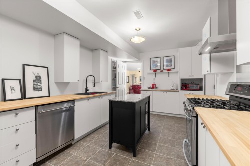 Cuisine - 12  - 16 Rue Appleglen, Hudson, QC - Indoor Photo Showing Kitchen