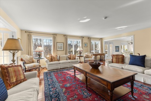 Salon - 12  - 16 Rue Appleglen, Hudson, QC - Indoor Photo Showing Living Room