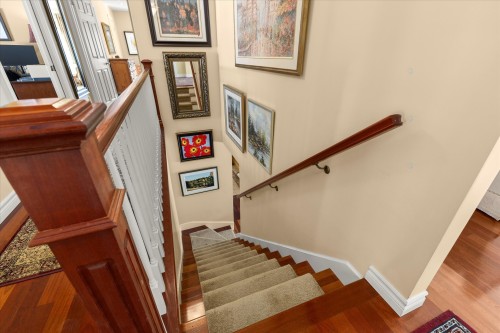 Escalier - 12  - 16 Rue Appleglen, Hudson, QC - Indoor Photo Showing Other Room