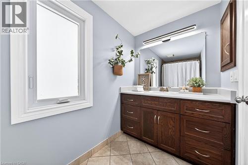 243 Highview Drive, Kitchener, ON - Indoor Photo Showing Bathroom
